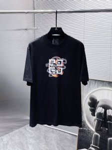 纪梵希 Givenchy 2025新款 圆领 短袖 T恤 体恤 半袖 高端版本 专柜定制面料 透气舒适度高 细节无可挑剔 品牌元素设计理念 体现高品质 手感细腻