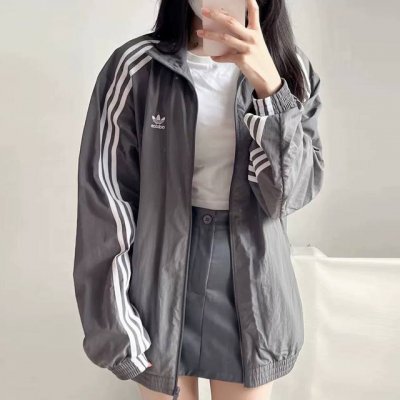 阿迪达斯三叶草新款立领外套情侣款 新款Adidas Originals 23Ss秋季新款三叶草徽章小Logo拉链立领宽松运动夹克情侣外套 专柜同步 原版Logo