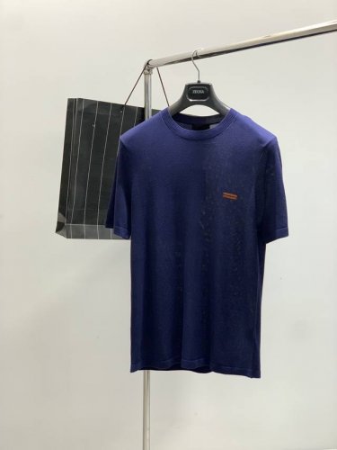 杰尼亚 Zegna 2025夏季最新品 专柜同步有售 原单狠货 时尚休闲圆领短袖T恤 采用进口原版面料 舒适透气 顶级针织工艺字母图案装饰Logo 上身帅气十足