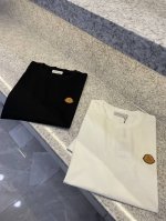 Mc盟扣莱2025春夏新品短袖T恤施华洛钻 专属欧260克纯棉专柜25 Ss新品热卖 胸前形象图案Medusa仿手绘工艺印花！一款比较抽象概念设计，彰显个性潮流
