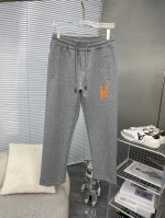 p250 Hermes爱马仕 新款来袭 2025春夏新款直筒休闲裤，版型微阔，进口高密度定制面料，舒适柔软亲肤，笔挺不易起皱，简单明了，超级百搭上身效果超级棒时