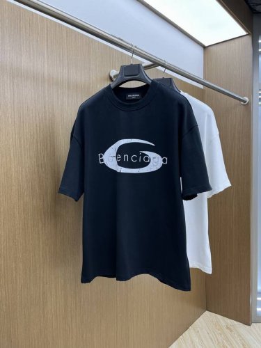 Bbg Ss夏装新品 专柜在售 最新系列图案Logo短袖T恤 必须人手一件的节奏！ 进口顶极精梳棉面料，极为亲肤舒适 摸上去非常的细腻，质感很好，完美体现立体感
