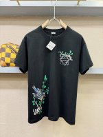 Loewe罗意威 2025款新品短袖！原版定制面料，手感柔软。顶级进口私货，时尚设计潮流短袖，不失奢华 品质毋庸置疑 上身效果超赞，奢华官网同款！尺码：S-Xl