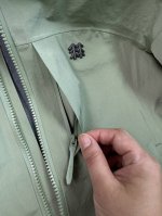 细节图# 可隆 Kolon Sport 秋款三色户外休闲外套防风水透气轻量硬壳冲锋衣 男女同款 1柜款夹克 新款在售3900+ 高品质 ，科技面料 防风防水 ，