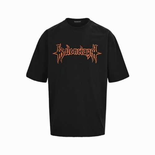 balenciaga 巴黎世家 25Ss 梵文字母植绒印花短袖 面料采用定制240G 26支特滑双股精棉平纹高密无尘全棉布料。前幅高密度加厚，走线平整，代工品质