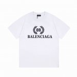 Balenciaga 巴黎世家经典麦穗短袖， 品质升级，精致做工，手感柔软，充满了复古工艺还拥有厚实的手感，标志性的图标，独有的辨识度。高克重纯棉质感一流！男女