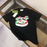 Gucci 古驰 2025春夏新品龙年限定情侣款T恤，时尚休闲圆领短袖，采用进口原版科技面料，顶级印花工艺图案，独特设计，档次极高，舒适透气，上身时尚帅气，三标