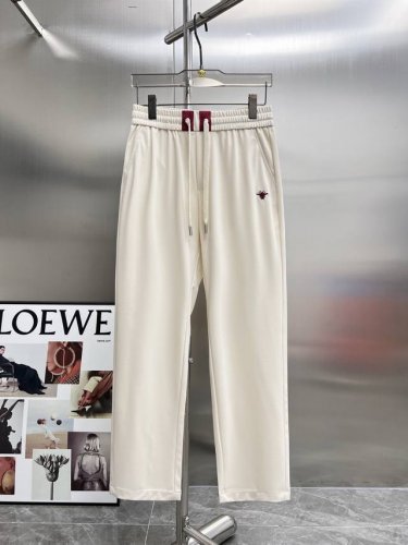 迪奥 Dior 2025夏季新款 休闲裤 长裤，高端版本！专柜定制面料 透气舒适度高，细节无可挑剔，品牌元素设计理念，体现高品质。手感细腻柔软！呈现休闲裁剪，上