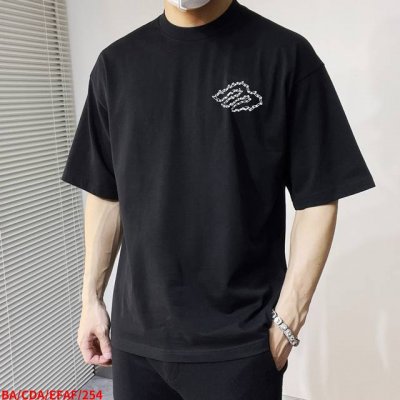 L254 Ba巴黎世家 新款字母印花双层重工短袖T桖 字母图案不管是T桖还是卫衣都是每年的爆款单品 前幅大面积印花采用大康丽数码印花机直喷 成本极高 经过多次的