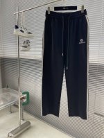 lululemon 25Ss春夏休闲卫裤 美学的焕新诠释,演绎浓郁的格调型时尚风范,细节感和设计感强悍.经典品牌标识做为色彩搭配,演绎经典的品牌时尚,为整体造型