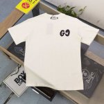 高版本 2025新款Gucci古驰涂鸦双G字母图案Logo印花休闲情侣短袖T恤，独一无二的活性环保面料染色，32支双纱精梳纯棉爽滑手感，纯棉不起球不起毛，面料采