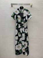 款号G25041053 杜嘉班纳Dg*新款 欧美时尚花朵绿叶印花系扣开襟压褶拼接收腰显瘦短袖连衣裙配腰带！ S码：肩宽38，袖长21，胸围88，腰围72，裙长1