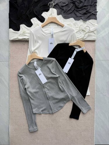 Alo Yoga 螺纹双向拉链长袖针织衫 Size：S、M、L 米白色 灰色 黑色 就该它火新晋顶流瑜伽圣品♀Alo Yoga 螺纹双向拉链长袖针织衫 不费吹灰