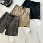 Lulu露露男士夏季内里抽绳梭织休闲短裤 炎炎夏日 这条裤子是您的首选 是时尚与功能的完美结合 其采用高品质梭织面料 具有良好的透气性与吸湿性 能快速排汗 让你