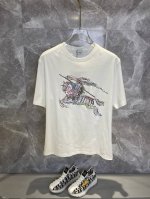 p210 Burberry巴宝莉 2025Ss春夏最新款短袖T恤出货啦！！ 2025新款T恤 高版本专用面料 高克重纯棉丝光面料 上身舒适不失挺阔 针脚刺绣工艺
