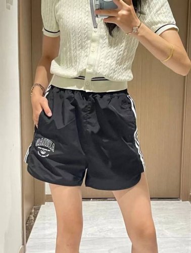 8622# Adidas阿迪达斯 三叶草 夏季新品 学院风宽松梭织女款短裤 重工刺绣 顶级版本 #所有简简单单的日常款 才是你生活中使用频率最高的 真的随便你怎