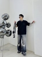 马吉拉 破洞新款字母印花双层重工短袖T桖 破洞设计 字母图案不管是T桖还是卫衣都是每年的爆款单品 前幅大面积印花采用大康丽数码印花机直喷 成本极高 经过多次的调