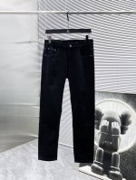 范思哲 Versace 2025Ss新款 牛仔裤，高端版本！专柜定制面料 透气舒适度高，细节无可挑剔，品牌元素设计理念，体现高品质。手感细腻柔软！呈现休闲裁剪，