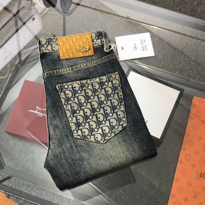 款号K56 Dior迪奥Ss 秋冬新款牛仔裤 只做精品 看面料 看做工 看细节 原厂原布原洗水！进口原版水洗弹力面料进口原版水洗弹力水洗面料，弱饱和度的中灰色在