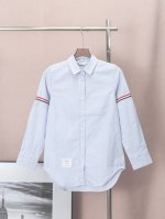 170 Thom Browne牛津纺条纹蓝色双袖标蝴蝶领女装衬衫 thom Browne ·汤姆布朗 Tb牛津纺蓝色条纹女装衬衫双袖标长袖衬衫 意大利制造产地小
