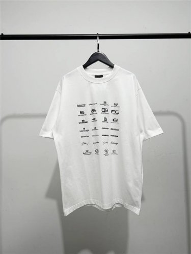 高版本 质量很好 巴黎世家 Balenciaga男女同款胸前背后经典品牌Logo印花 短袖T恤 此款尺码偏大 最小Xs穿到 斤左右 最大穿到200多斤 巴黎可乐