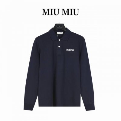 miumiu 缪缪Mm 经典小标刺绣长袖Polo衫 采用定制面料。添加杜邦公司Sorona 索罗娜 材料，亲肤性好、长效抗菌、防螨，更耐洗，棉线经过反复处理，移