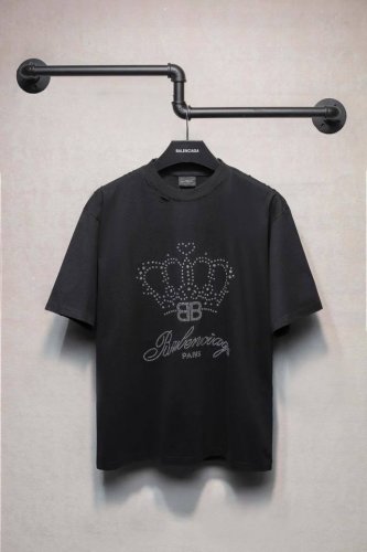 Aeniaa 巴黎世家 皇冠Bb Logo烫钻T恤短袖 240克面料 多位磨破割烂洗水处理 亮度高 采用进口澳钻 高温压烫 不易脱落 宽松版型 男女同款 尺码