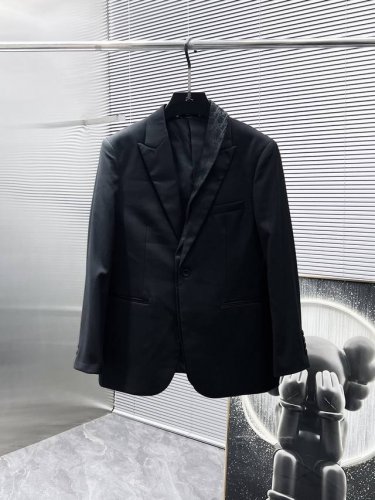 迪奥 Dior 2025Ss春秋新款 西装 西服 高端版本 专柜定制面料 透气舒适度高 细节无可挑剔 品牌元素设计理念 体现高品质 手感细腻柔软 呈现休闲裁剪