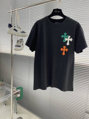 ch 克罗心短T, 凸显质感,优雅演绎夏日时尚. 2025夏季 贴布标识设计印花廓形圆领短袖T恤经典具备超级无敌魅力,高能实穿. 客供进口针织棉面料,针织微密型