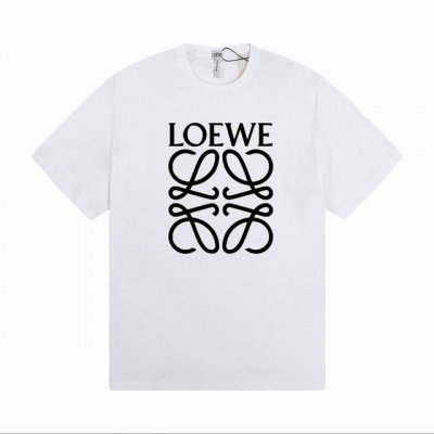 Loewe 罗意威经典字母短袖，上身超有质感不挑人 ！重磅棉质轻柔、软弹、透气的客供定制面料，手感细腻软顺厚实，耐洗不变形，耐磨不起球，不刺激皮肤。一切从舒适出