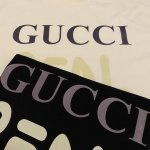 古驰Gucci 海外版动漫奶酪流苏款情侣短袖 穿上就是舒适自在 减龄又显瘦的存在 慵懒而随性 结合干净简单的色系就特别耐看 适合日常穿着 复古标识 显得格外耀眼