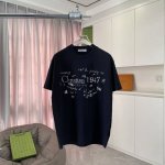 Dio*迪奥2025夏季新款 个性字母Logo印花 短袖T恤 定制面料300G 男女同款 颜色：黑色 白色 湖绿色 铁灰色 尺码: S M L Xl Xxl 五