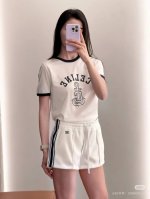 凯旋门25S春夏新款｜航海风T恤 棉质平纹针织的面料触感柔软舒适，清爽的蓝色调诠释了夏日的度假氛围特别喜欢这件T恤融入了品牌标志性的锚徽元素，为整体造型注入了满
