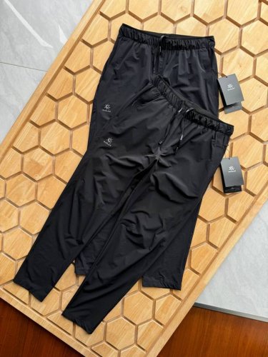 凯乐石 Kailas 梭织休闲长裤是一款专为夏季设计的男子休闲运动速干裤 适合户外活动和日常穿着 一个知名的户外运动品牌 专注于高性能的户外装备和服装 采用速干
