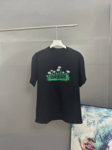 burberry巴宝莉2025春夏经典印花圆领短袖T恤采用280克双纱精棉 衣服偏厚使整体高透气和柔软性 高版本 三标齐全 男女同款 颜色 白色 黑色 灰色 杏