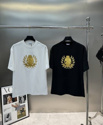 Bbr*巴宝-莉25Ss限定款T恤.男女同款！采用260G克高品质全精梳棉，胸口经典Tb皇家刺绣工艺极具立体感，触感肌理效果，Oversize微扩版型，三标齐！