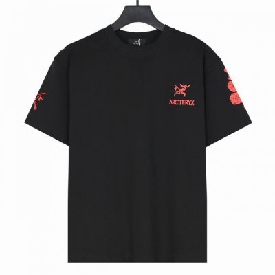 Ayc'teryx 始祖鸟 蛇年限定红标发泡Logo短袖T恤 这款T恤精选高端32S双纱280克面料，质感厚重，穿着舒适。定制拉架罗纹，细节之处尽显匠心。胸前L