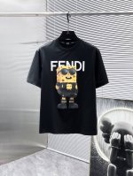 芬迪 Fendi 2025Ss新款 半袖 体恤 短袖 圆领T恤，高端版本！专柜定制面料 透气舒适度高，细节无可挑剔，品牌元素设计理念，体现高品质。手感细腻柔软！