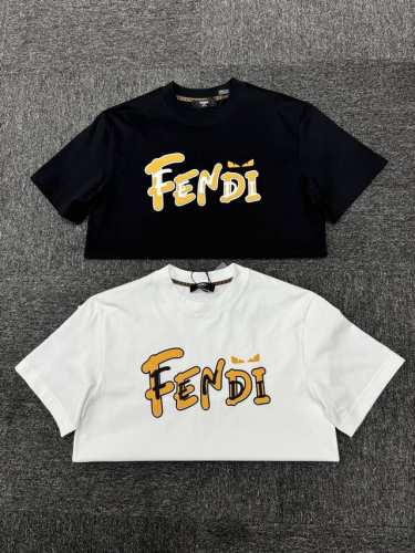 fd2025春夏新品上市时尚经典圆领短袖时尚单品设计，更加时尚舒适，高标准定制 客供辅料，客供进口高档面料质感非常细腻，细节工艺精湛考究，任何时装都可以搭配 尺