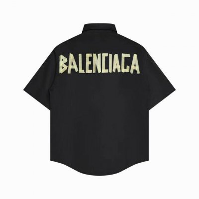 款号341 balenciaga巴黎世家23Ss新款黄色胶带衬衫短袖 定制府绸面料 正面净版设计 后背胶带艺术字母标语采用柯式烫画高温热压而成 衬衫与短袖的印花