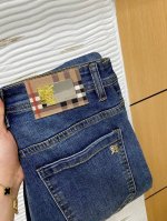 巴宝莉 新品 高端独家发售 25Ss四季款超燃炸街系列之最牛仔裤 独家隆重推出 原版定制高端品质面料 定制五金版型修身剪裁 面料带弹力 微弹上身舒适度超高 必爆