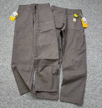 款号：H809 Carhartt Wip｜24Ss 卡哈特 美式复古宽松重磅水洗伐木工装牛仔裤 整体剪裁采用了立体结构剪裁 拼接工装视觉效果极佳，工装设计，简约