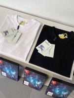 盒装短袖 高版本 Burberry 巴宝莉 Fw贴布短袖T，男女同款，尺码Xs~L 略同平常M～2Xl ，宽松版型，不用刻意加号，具体参见文尾上身参考。 古典轻
