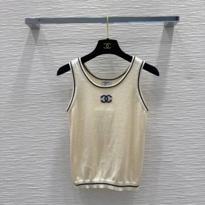 Chane* 2025Ss新款 经典背心毛衣 100%羊毛 质感细腻软糯。经典减龄单品！Logo字母设计时髦又帅气！版型不挑人上身巨显瘦！白富美必收的完美单品。