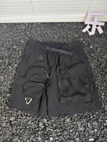 Nike Acg 顶级联呈 夏季新款拉链多功能工装户外机能风短裤五分裤 - 定制50支双股尼龙面料 密度高穿着舒适 透气不闷热 宽松版型 拉链多口袋设计 视觉中