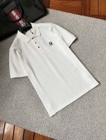 Fd‘’Ss25早春新款翻领polo衫 高品质珠地棉材质 雍容华贵的品牌风格，260克重 客供进口面料 做出来的衬衫也是版型垂顺挺括，并且还抗皱抗起球，贴身穿着