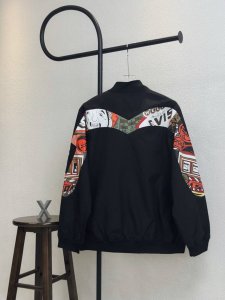 款号X128 evised 福神胸口小标背后大M棒球服拉链外套 男女同款 官网细节一致 全套包装 三标齐全 防潮纸 区别市场通货 随意对比 外层超柔聚醋纤维工艺