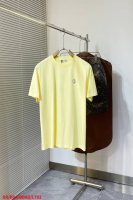 L702 Drdior 2025Ss新款 Cd Diamond T恤是二零二五秋季系列新品，焕新演绎衣橱经典单品。采用棉质平纹针织面料精心制作，胸前饰以Cd D