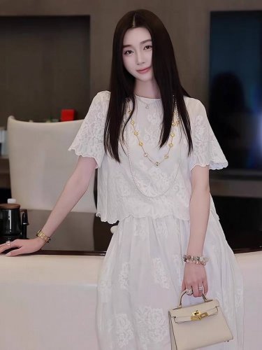 爆款翻单出货！高品质设计感重工刺绣套装，百搭显瘦洋气优雅时尚套装，实物更美，包补单！Smlxl