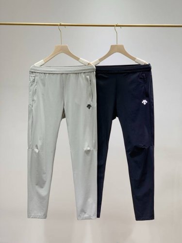 迪桑特户外速干机能裤，户外登山徒步休闲长裤 Runbold Trail So pants徒步系列，采用高密度登山布面料，非常结实具备良好的透气性和运动自由度，优